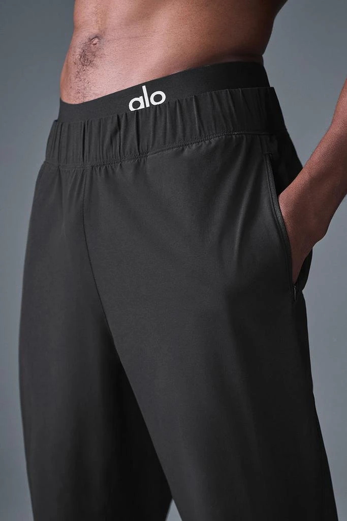商品Alo|Repetition Pant - Black,价格¥976,第4张图片详细描述