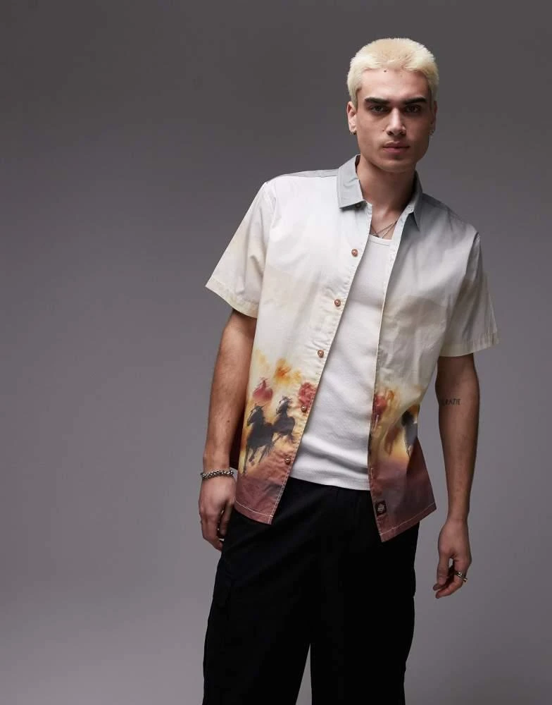 商品DICKIES|Dickies running wild western graphic print shirt in tan,价格¥544,第2张图片详细描述