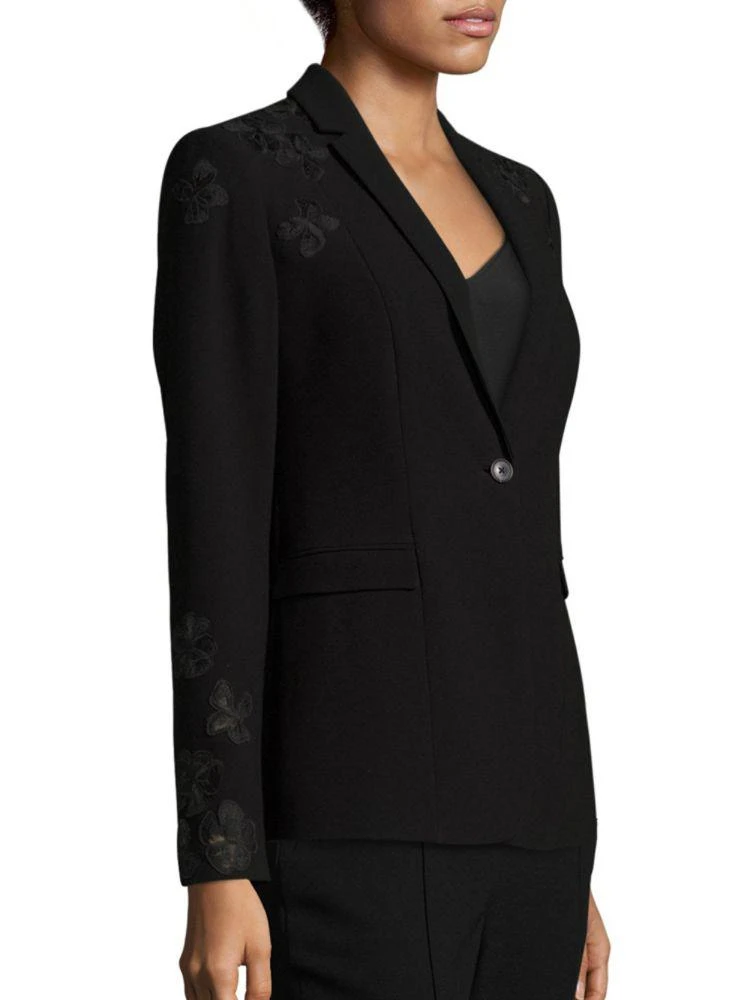 商品Tahari|Mauricia Lace Appliqué Crepe Blazer,价格¥1117,第3张图片详细描述