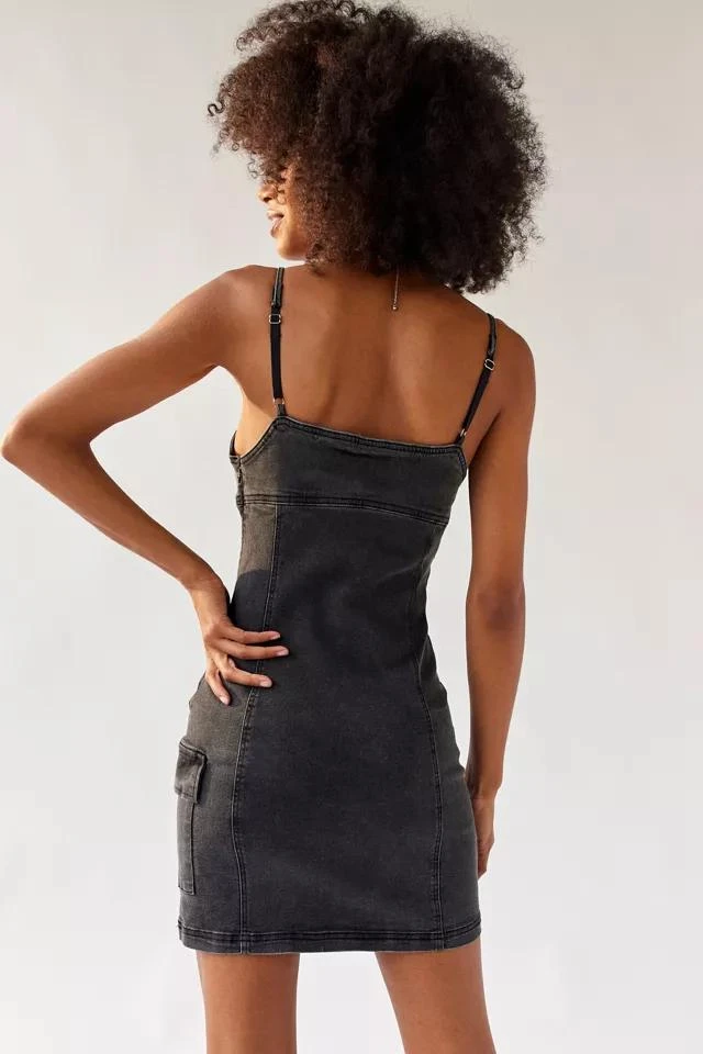 商品Urban Outfitters|UO Whitney Denim Mini Dress,价格¥78,第2张图片详细描述