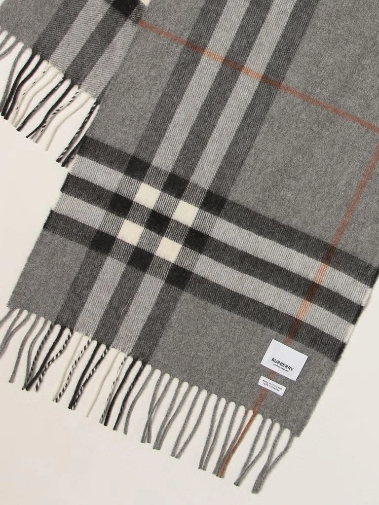 商品Burberry|Burberry cashmere scarf,价格¥3620,第3张图片详细描述