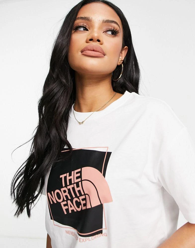 商品The North Face|The North Face Scatter Box cropped t-shirt in black Exclusive at ASOS ,价格¥149,第3张图片详细描述