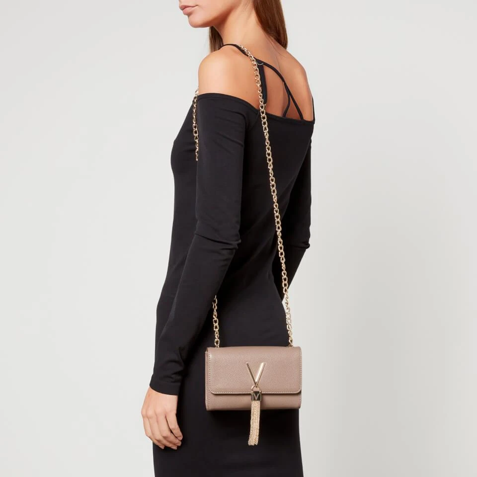 商品Mario Valentino|Valentino Women's Divina Small Shoulder Bag - Red,价格¥676,第2张图片详细描述