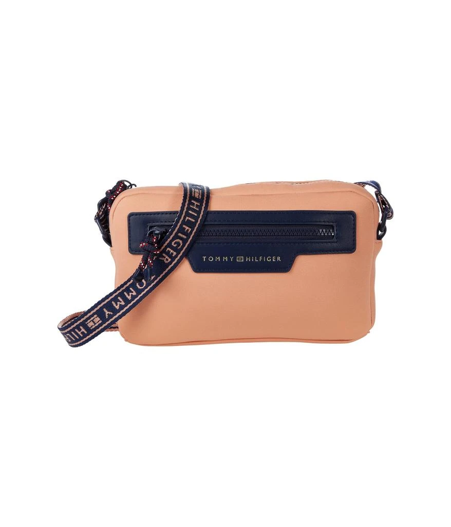 商品Tommy Hilfiger|Mckenzie II Camera Crossbody - Neoprene,价格¥397,第1张图片