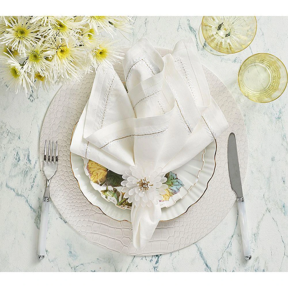 商品Kim Seybert|Cosmos Napkin Ring in White & Gold, Set of 4,价格¥897,第1张图片