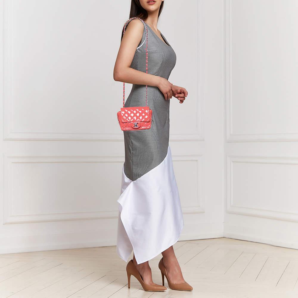 商品[二手商品] Chanel|Chanel Coral Quilted Patent Leather Mini Square Classic Flap Bag,价格¥29359,第4张图片详细描述