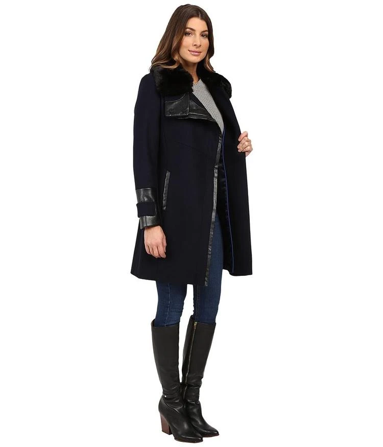 Via Spiga Asymmetrical Coat w/ Zip Front and Faux Fur Collar 商品