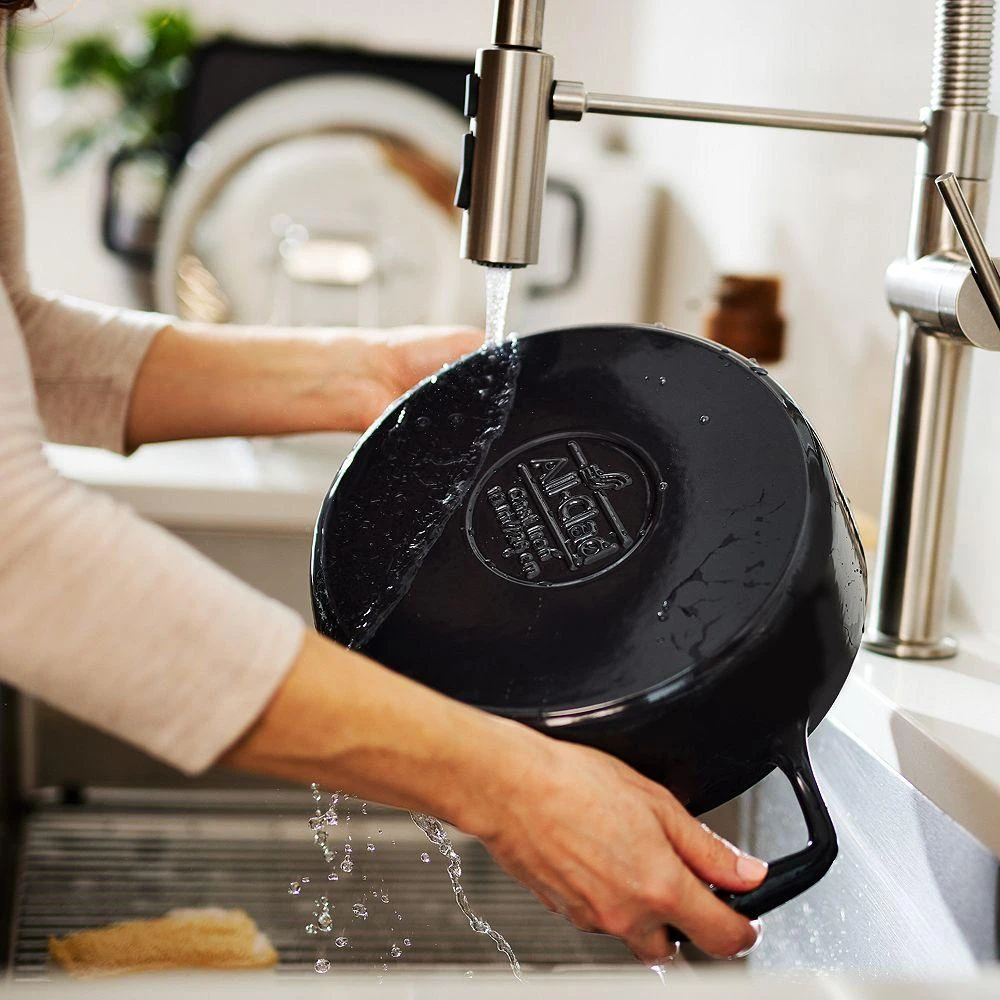 4 Quart Enameled Cast Iron Braiser & Trivet 商品
