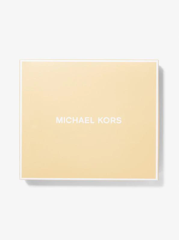 商品Michael Kors|Signature Logo Passport Case and Luggage Tag Gift Set,价格¥448,第3张图片详细描述