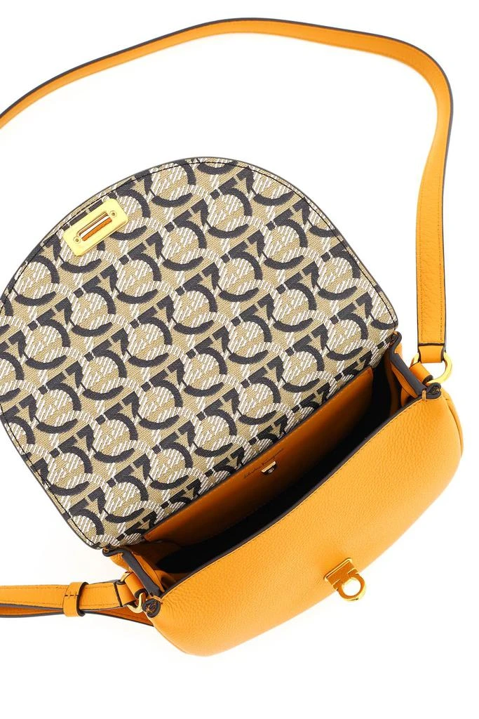 Salvatore ferragamo gancini double flap crossbody bag 商品