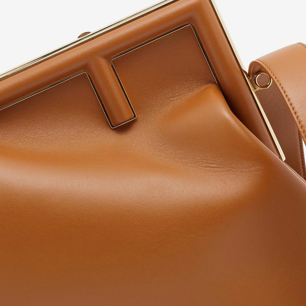 商品[二手商品] Fendi|Fendi Brown Leather Small Fendi First Clutch,价格¥16574,第5张图片详细描述