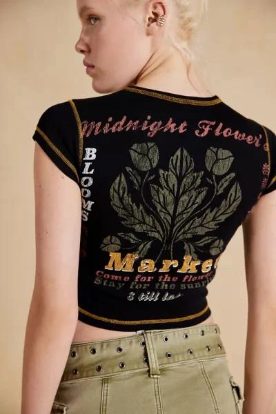 商品Urban Outfitters|Midnight Flower Market Baby Tee,价格¥133,第1张图片