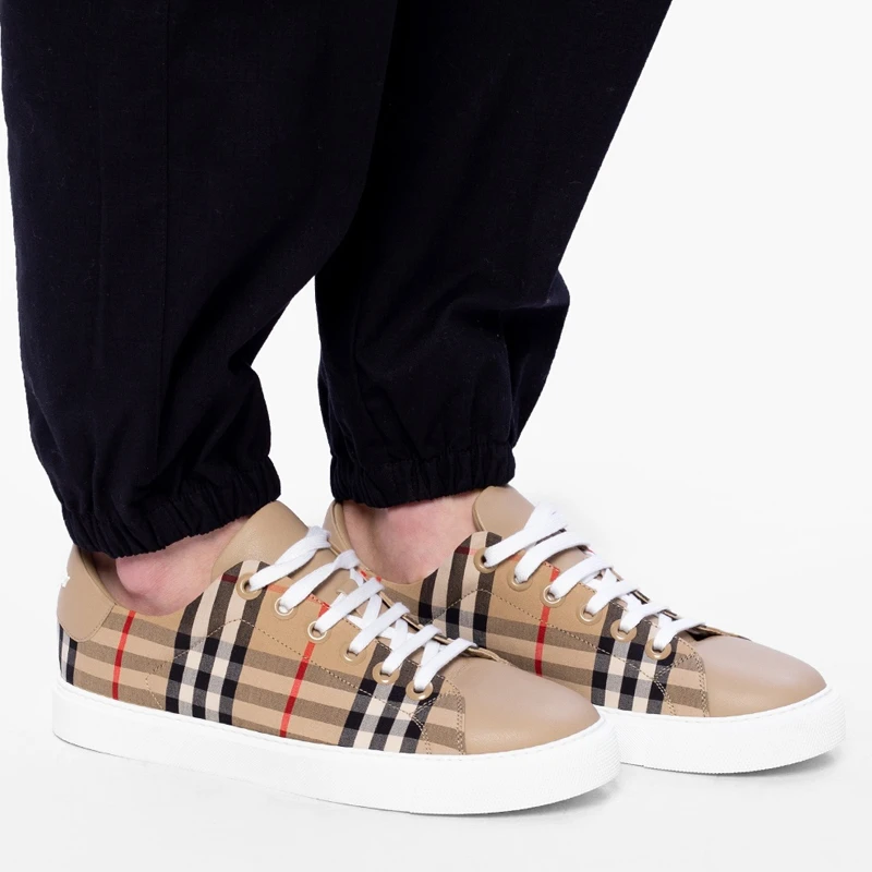 BURBERRY 女士棕色运动鞋 8038866 商品
