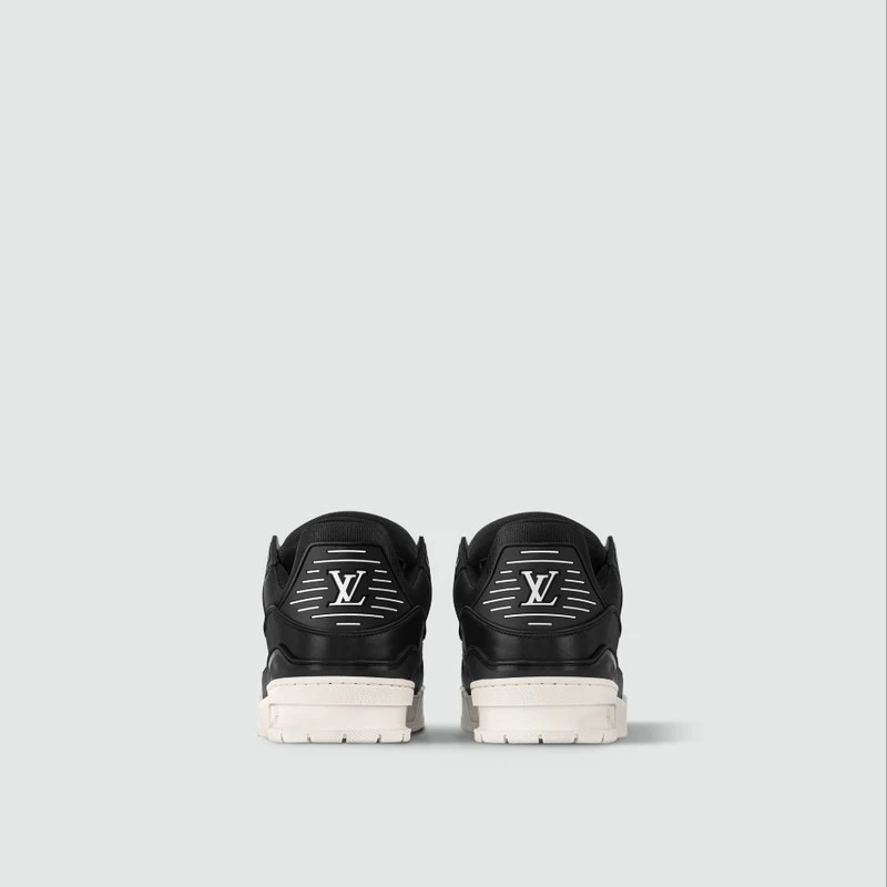 商品Louis Vuitton|【预售3-7天】LV/路易威登 男士黑色小牛皮休闲运动鞋,价格¥9224,第4张图片详细描述
