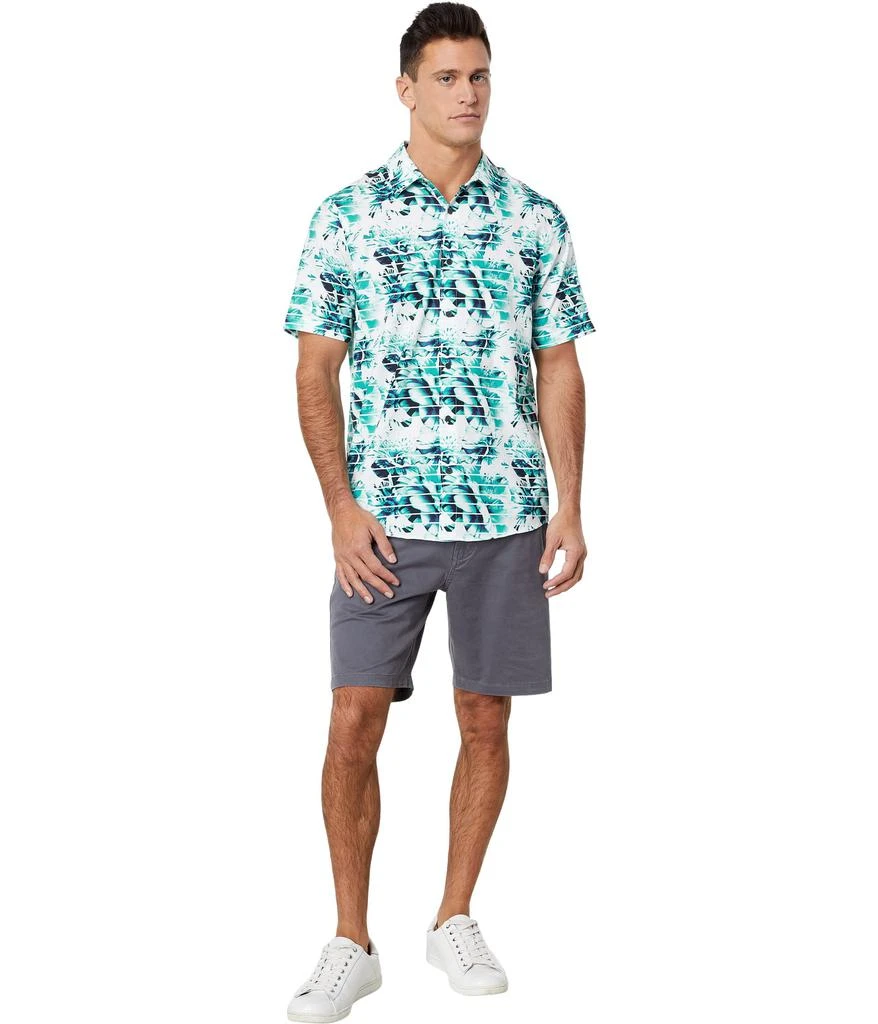 商品Oakley|Everywhere Verve Short Sleeve Woven,价格¥368,第4张图片详细描述