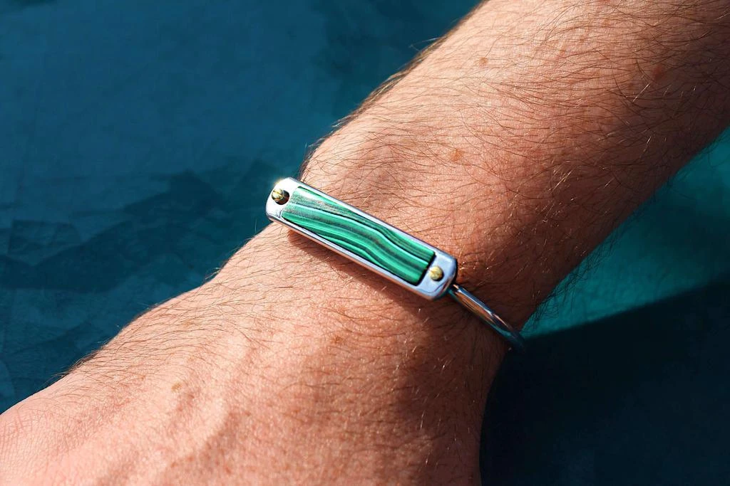 商品Monary|Malachite Small ID Cuff Bracelet in Sterling Silver,价格¥2271,第2张图片详细描述
