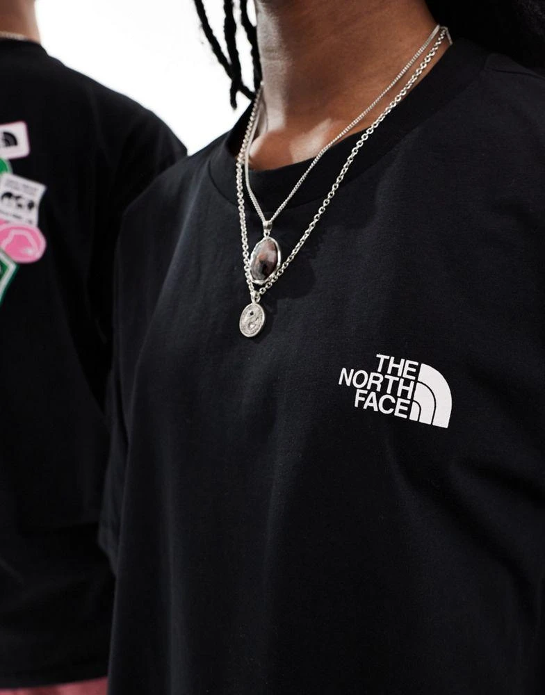 商品The North Face|The North Face Expedition Stickers backprint oversized t-shirt in black exclusive to ASOS,价格¥286,第4张图片详细描述
