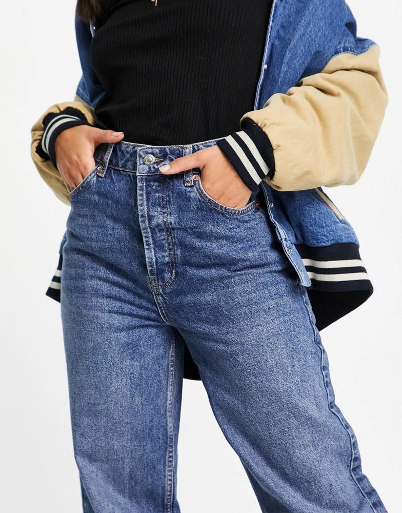 商品Topshop|Topshop One oversized Mom jean in mid blue,价格¥142,第4张图片详细描述