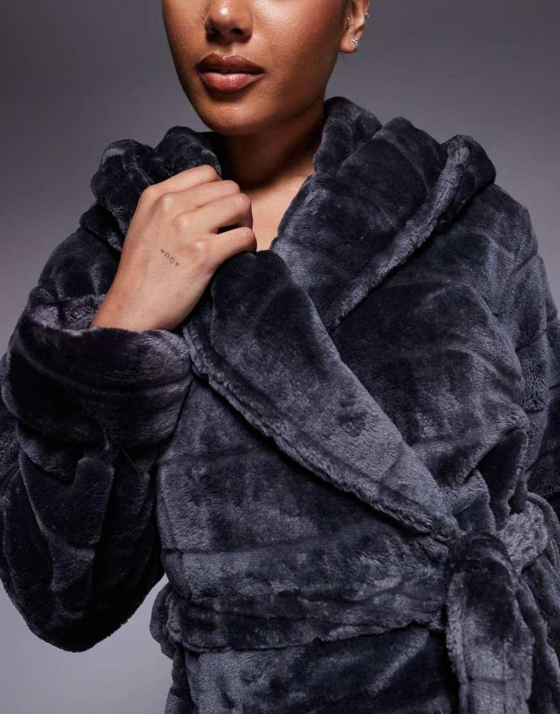 商品Boux Avenue|Boux Avenue stripe cut short robe in charcoal black,价格¥509,第4张图片详细描述