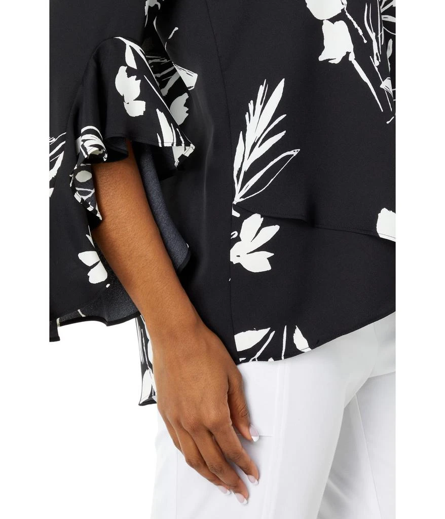 商品Vince Camuto|Flutter Sleeve Floral Whispers V-Neck Tunic,价格¥386,第3张图片详细描述