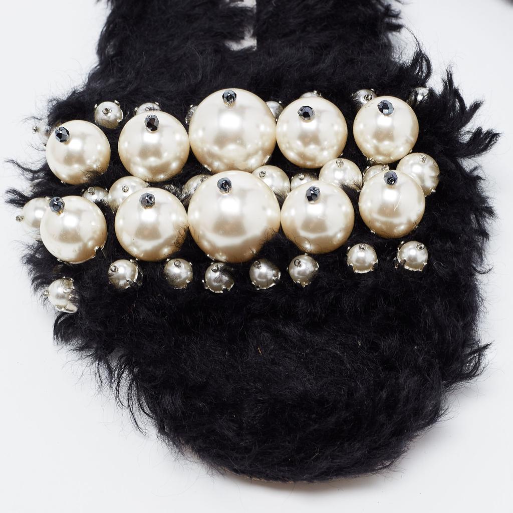 Miu Miu Black Faux Fur Pearl Embellished Slide Flats Size 38商品第7张图片规格展示