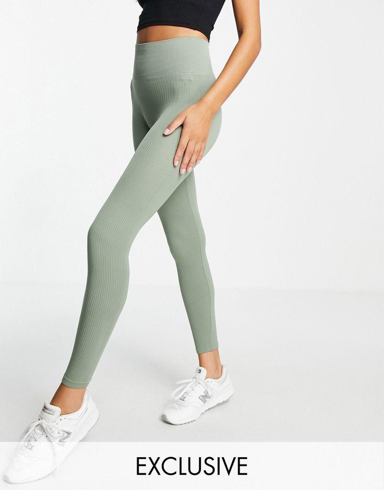 Stradivarius seamless ribbed leggings in olive商品第1张图片规格展示