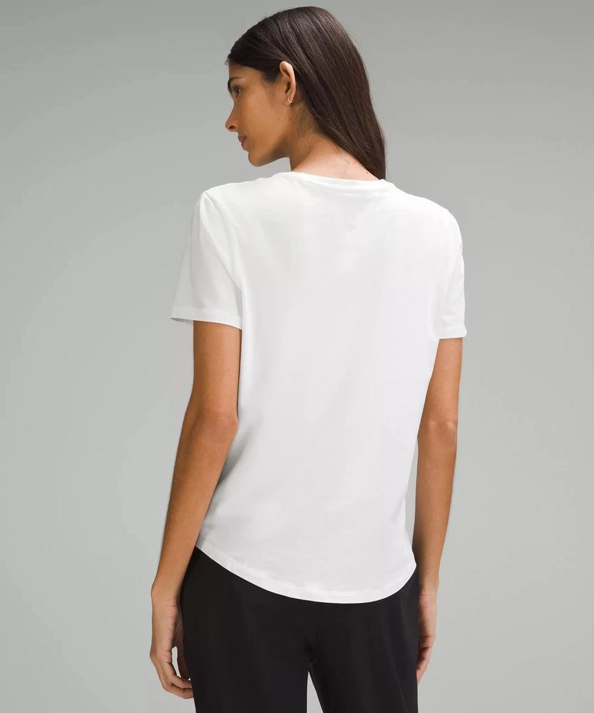 Love Curved-Hem Crewneck T-Shirt 商品