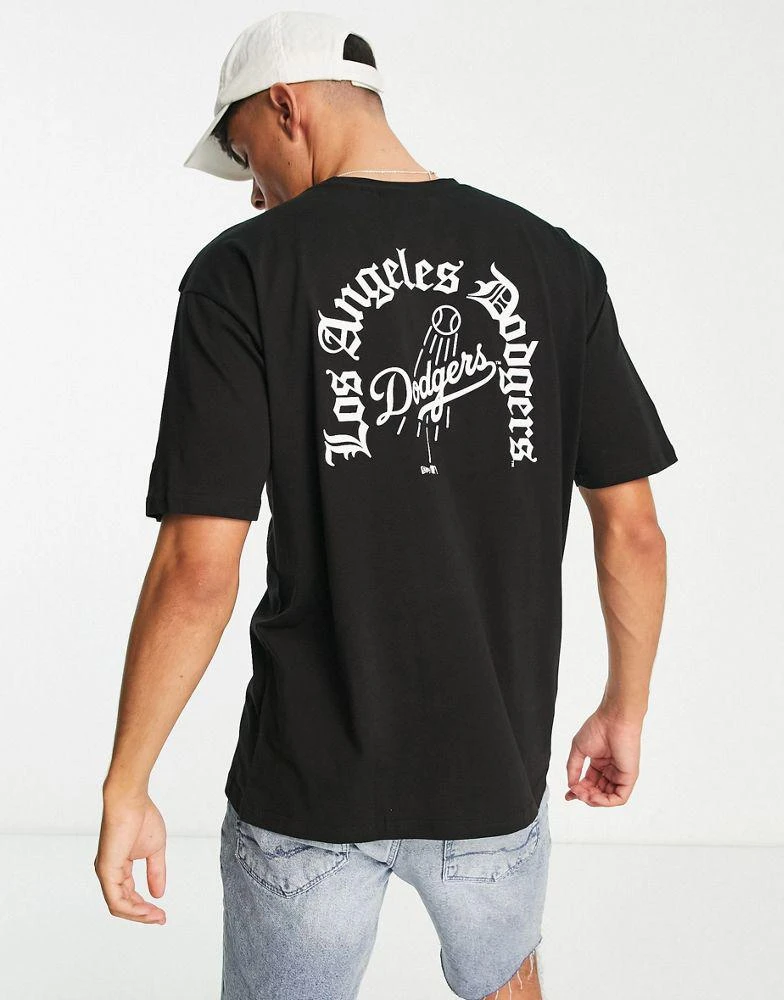 商品New Era|New Era LA Dodgers old english backprint t-shirt in black,价格¥200,第1张图片