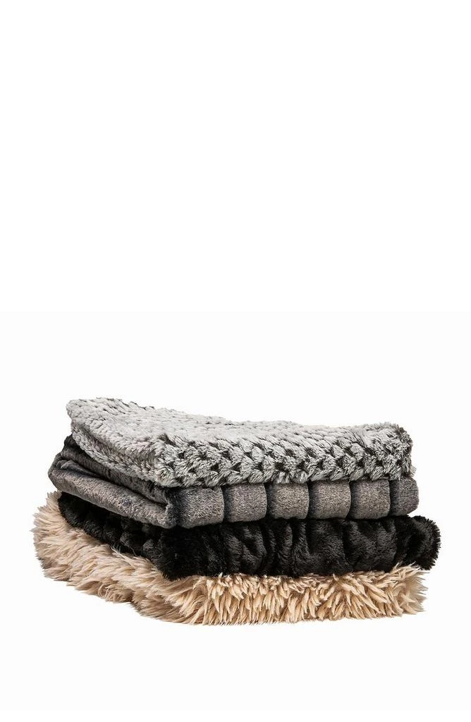 商品LUXE|Faux Fur Throw - 50" x 60" - Black,价格¥479,第4张图片详细描述