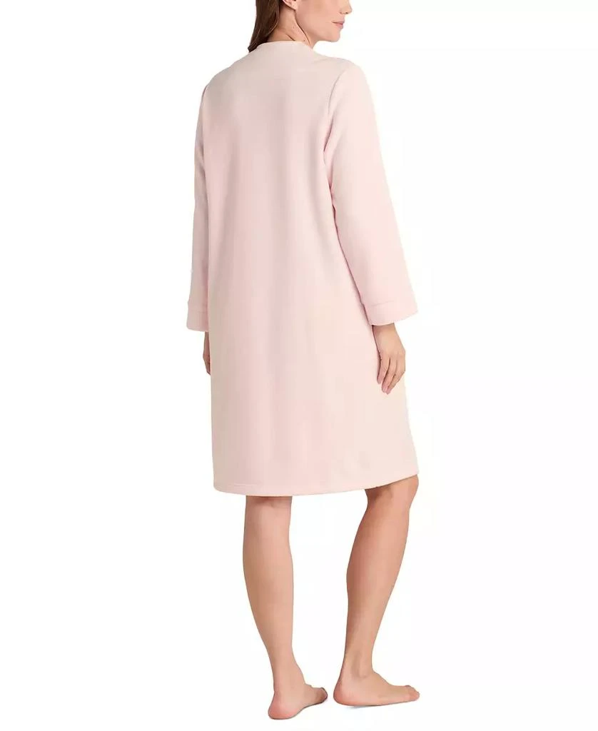 商品Miss Elaine|Plus Size Embroidered Fleece Short Robe,价格¥140,第2张图片详细描述