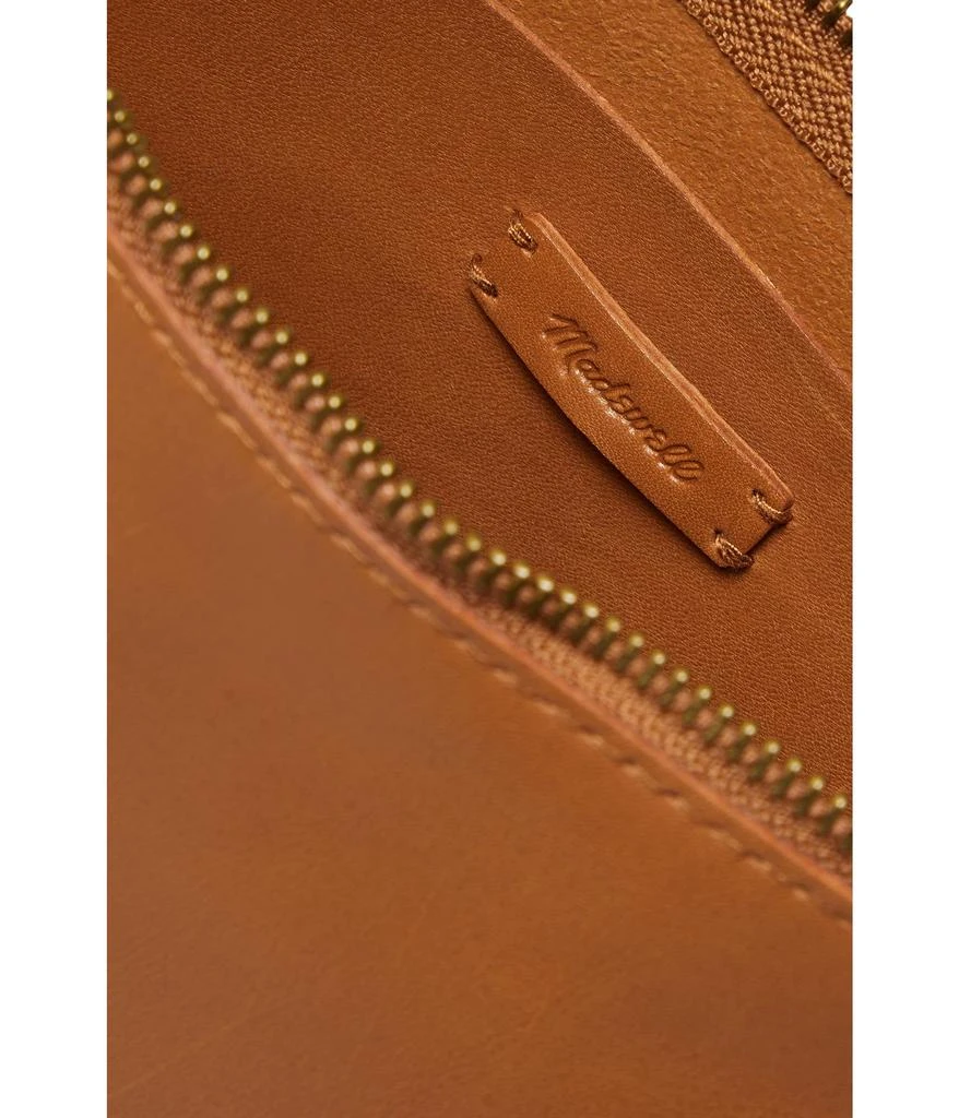 商品Madewell|The Leather Carabiner Crossbody Sling Bag: Webbing Strap Edition,价格¥1191,第3张图片详细描述