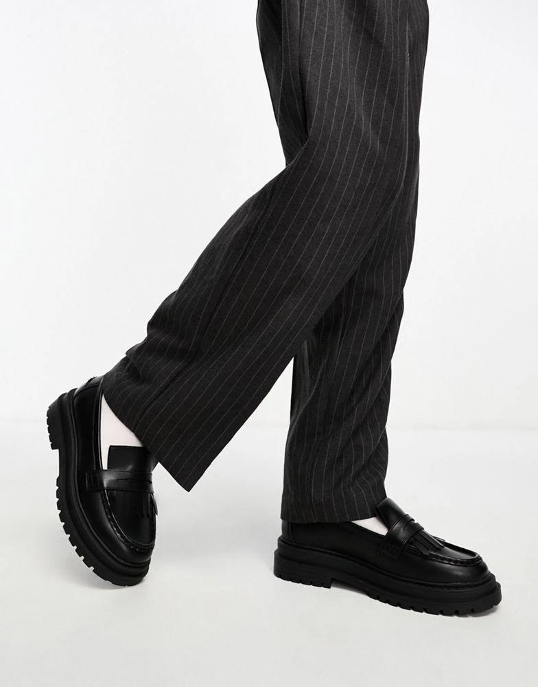 商品ASOS|ASOS DESIGN Majesty chunky fringe loafer in black,价格¥311,第4张图片详细描述