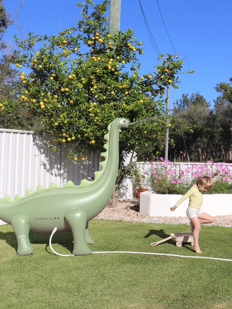 商品Sunnylife|Kids Into the Wild Dino Giant Sprinkler in Green (200cm),价格¥592,第2张图片详细描述