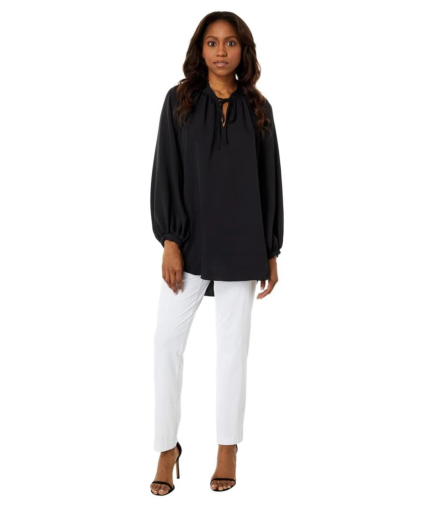 商品Vince Camuto|Long Sleeve Double Cuff V-Neck Luxe Crêpe De Chine Tunic,价格¥149,第4张图片详细描述