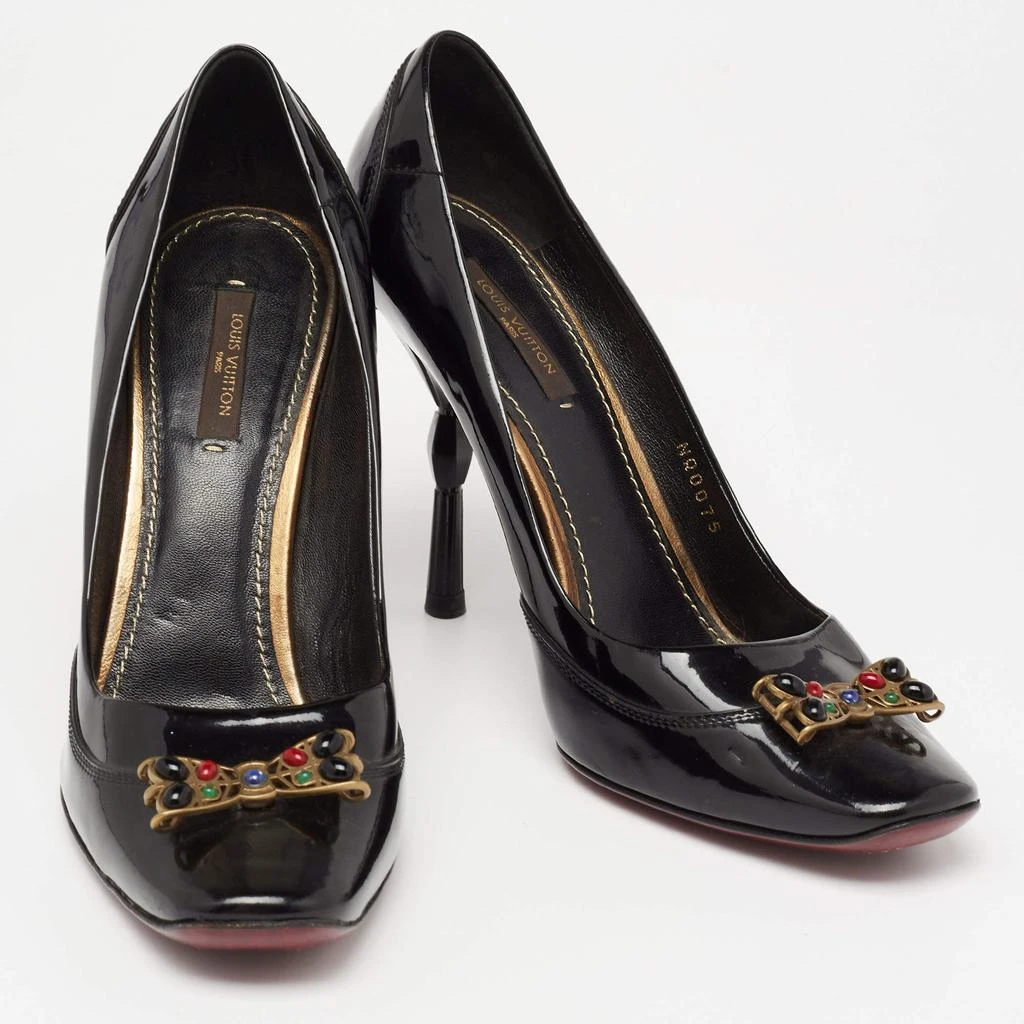 商品[二手商品] Louis Vuitton|Louis Vuitton Black Patent Leather Embellished Buckle Pumps Size 38,价格¥1306,第4张图片详细描述