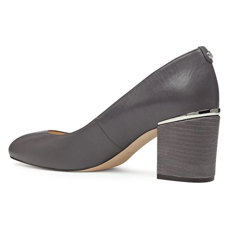 商品Nine West|Astor Almond Toe Dress Pumps,价格¥371,第3张图片详细描述