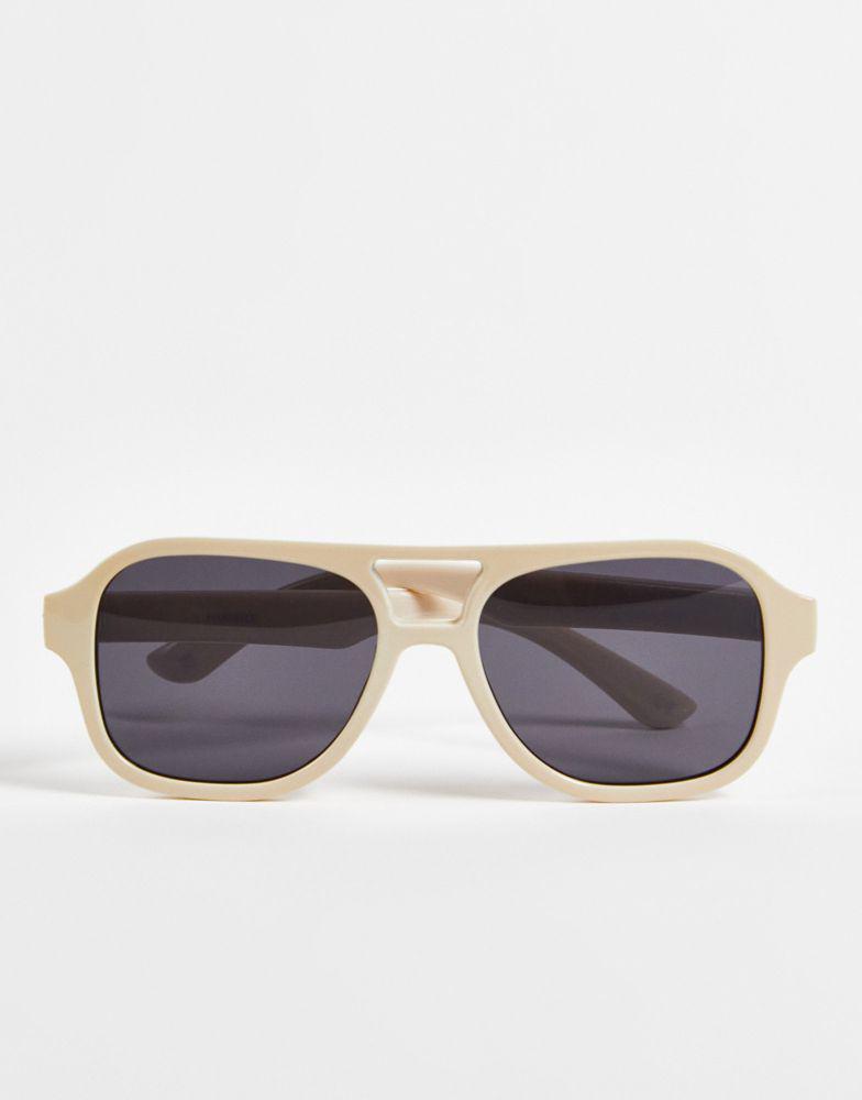 ASOS DESIGN navigator sunglasses in ecru with smoke lens - BEIGE商品第2张图片规格展示