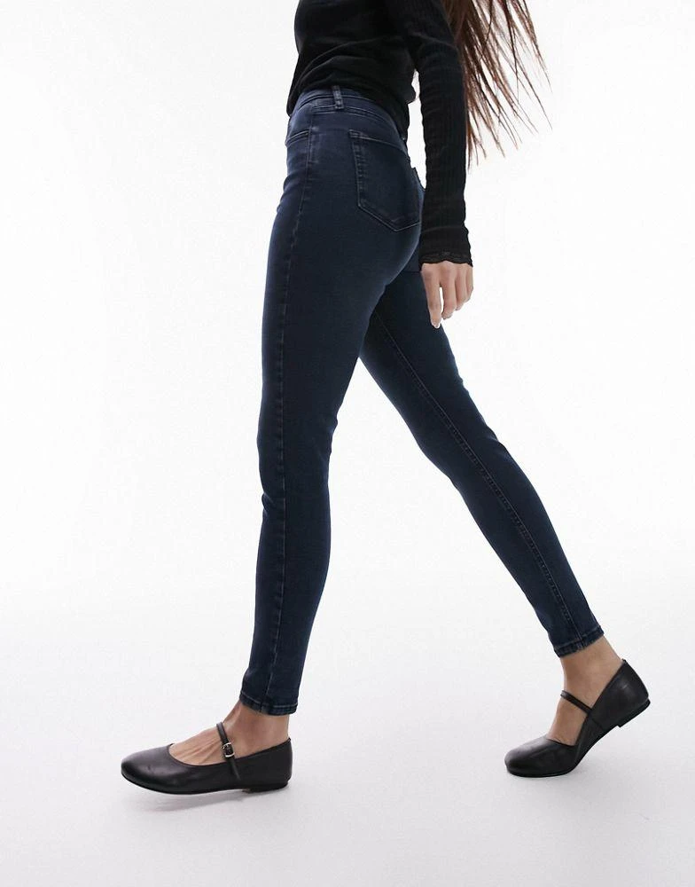 商品Topshop|Topshop high rise Jamie jeans in blue black,价格¥410,第3张图片详细描述