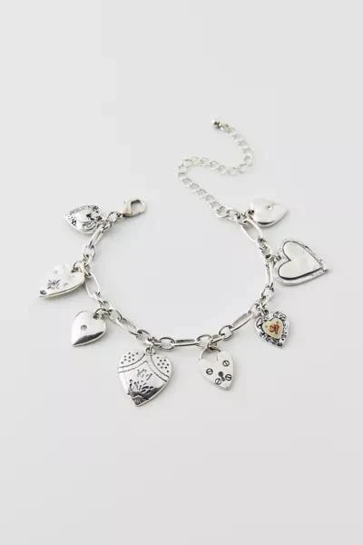 商品Urban Outfitters|Kyla A Lot Of Heart Charm Bracelet,价格¥154,第2张图片详细描述