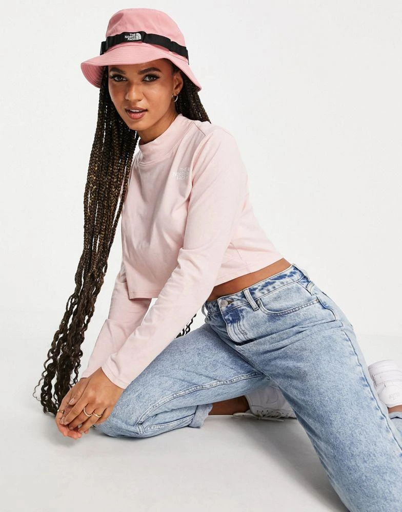 商品The North Face|The North Face Nekku long sleeve t-shirt in pink Exclusive at ASOS,价格¥186,第4张图片详细描述
