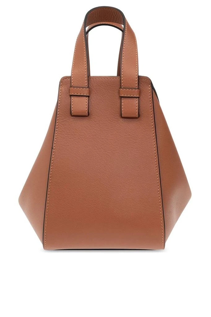 商品Loewe|Loewe Hammock Logo Embossed Shoulder Bag,价格¥25986,第2张图片详细描述