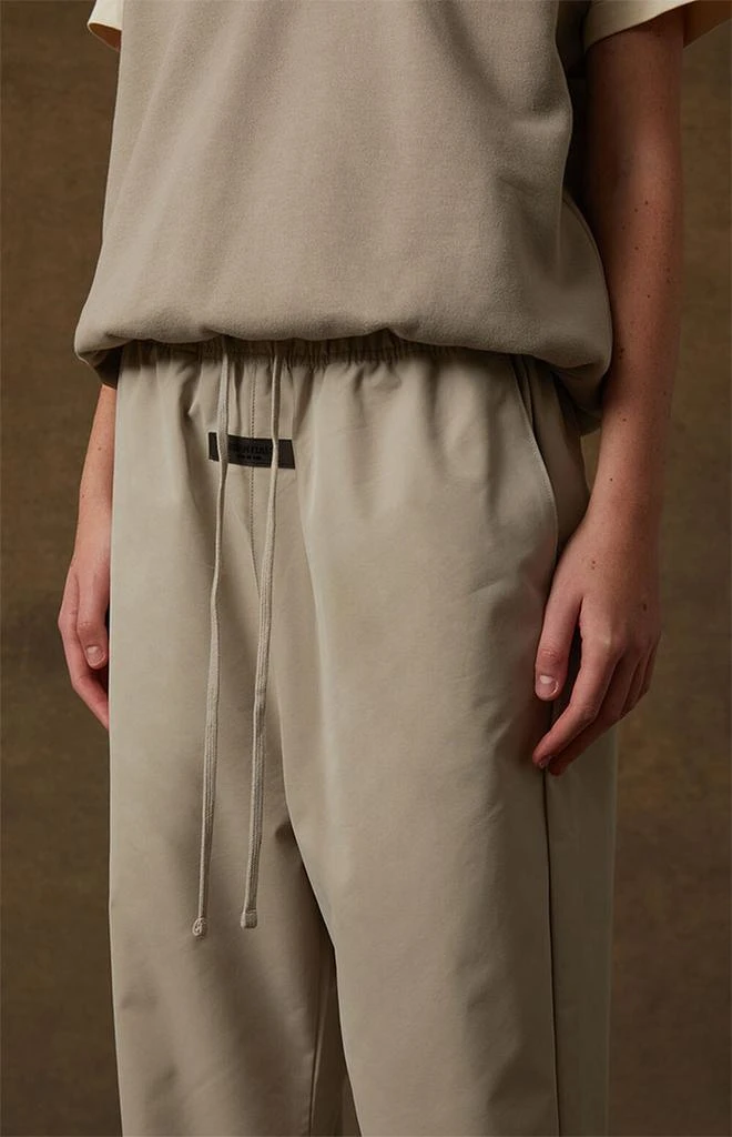 商品Essentials|Women's Smoke Relaxed Trousers,价格¥1125,第5张图片详细描述
