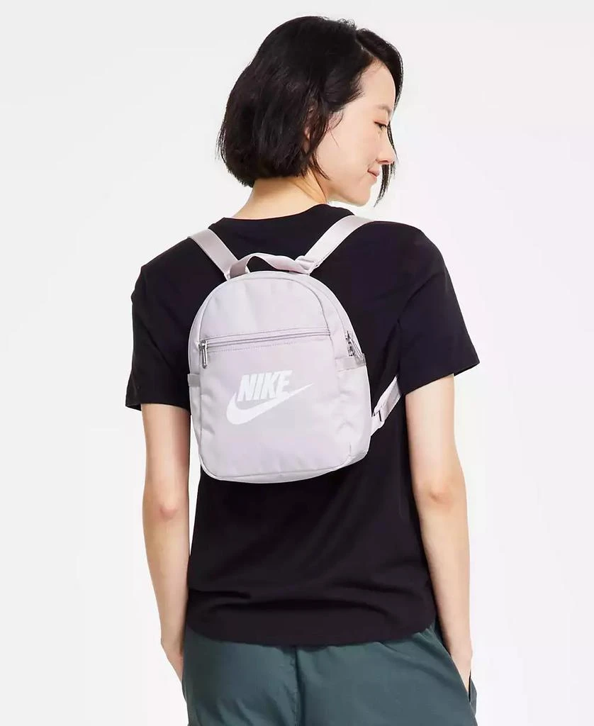 商品NIKE|Women's   Sportswear Club Essentials   T-Shirt,价格¥172,第2张图片详细描述