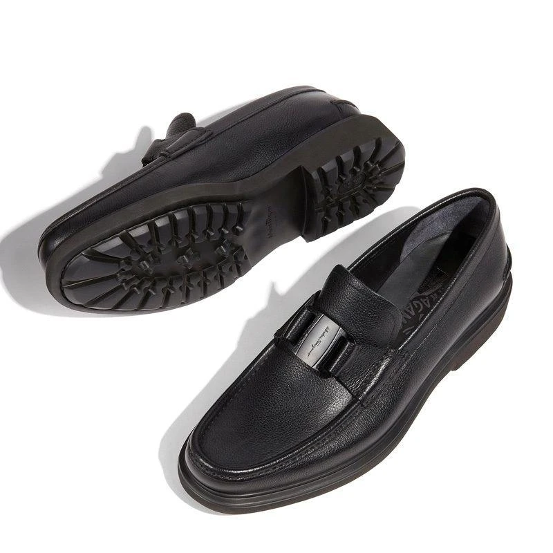 商品Salvatore Ferragamo|Salvatore Ferragamo 菲拉格慕 男士黑色VARA扣饰休闲乐福鞋 02-9390-673838,价格¥6022,第4张图片详细描述