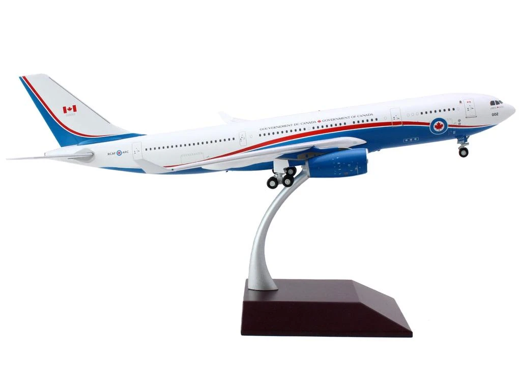 商品GeminiJets|Airbus A330-200 Commercial Aircraft "Government of Canada - Royal Canadian Air Force" (330002) White and Blue with Red Stripes "Gemini 200" Series 1/200 Diecast Model Airplane by,价格¥1607,第1张图片