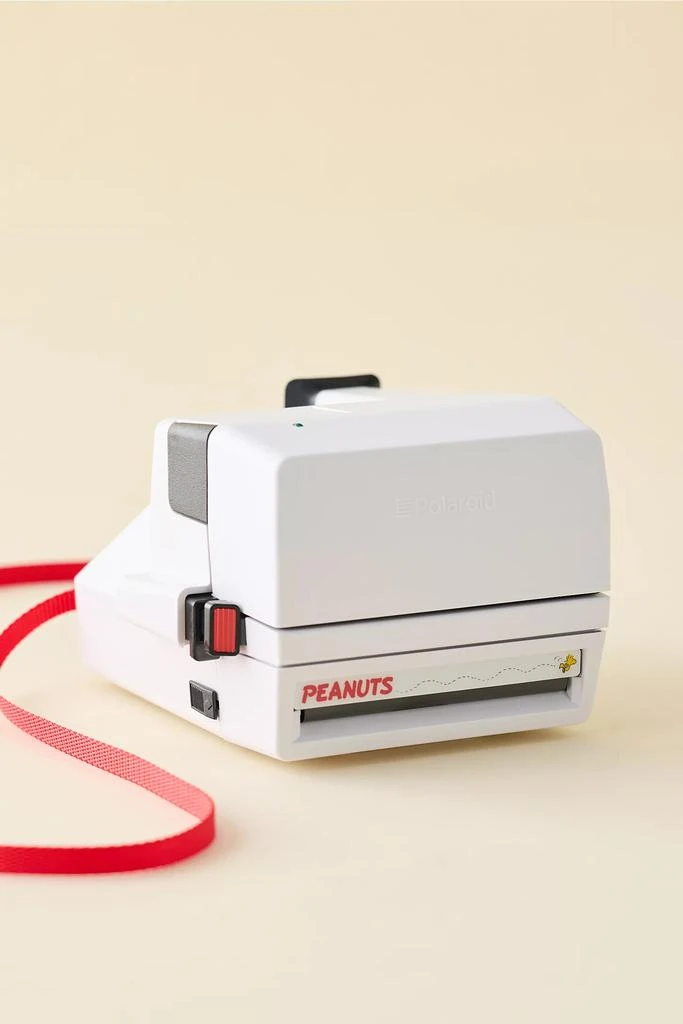 商品Urban Outfitters|Retrospekt X Peanuts Snoopy Polaroid 600 Instant Camera,价格¥1317,第3张图片详细描述