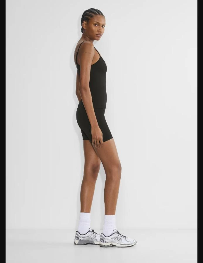 商品Aritzia|Golden - Bodygrip™ Essential Cami Tank,价格¥147,第3张图片详细描述