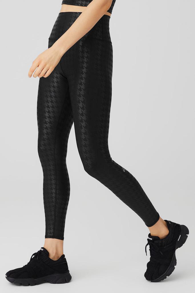 商品Alo|Airlift High-Waist Glimmer Houndstooth Legging - Black,价格¥1034,第3张图片详细描述