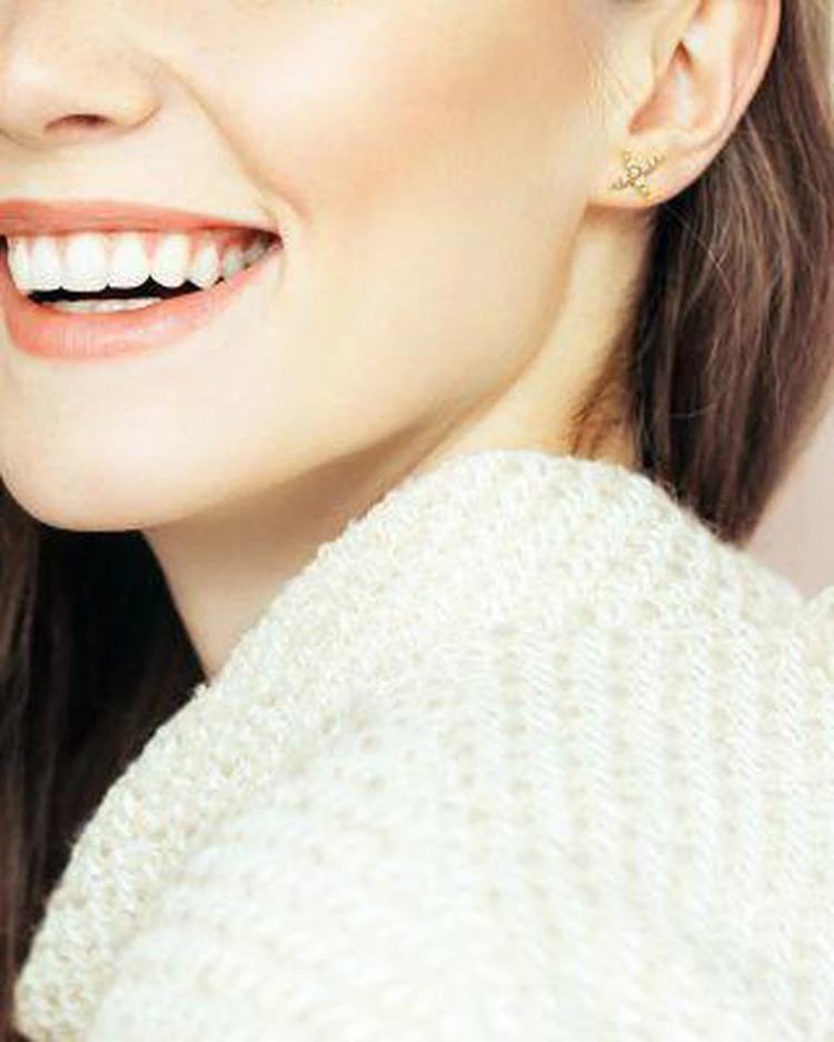 商品ADORE|Pave Four Point Star Earrings,价格¥329,第2张图片详细描述