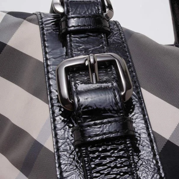 Burberry Lowry Check Tote and Wallet 商品